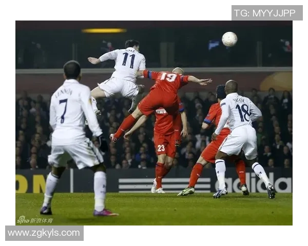 足球明星之间的深厚友情与精彩瞬间分享图片大全